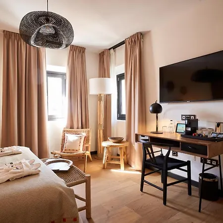 Santo Cristo La Ciudadela Hotel